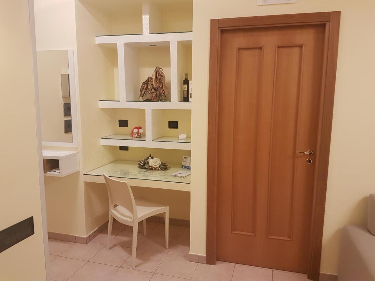 B&B Mary Grace Rossano Stazione Extérieur photo