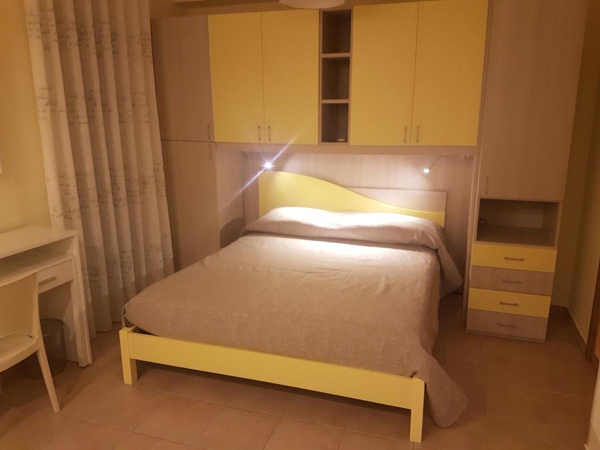 B&B Mary Grace Rossano Stazione Extérieur photo