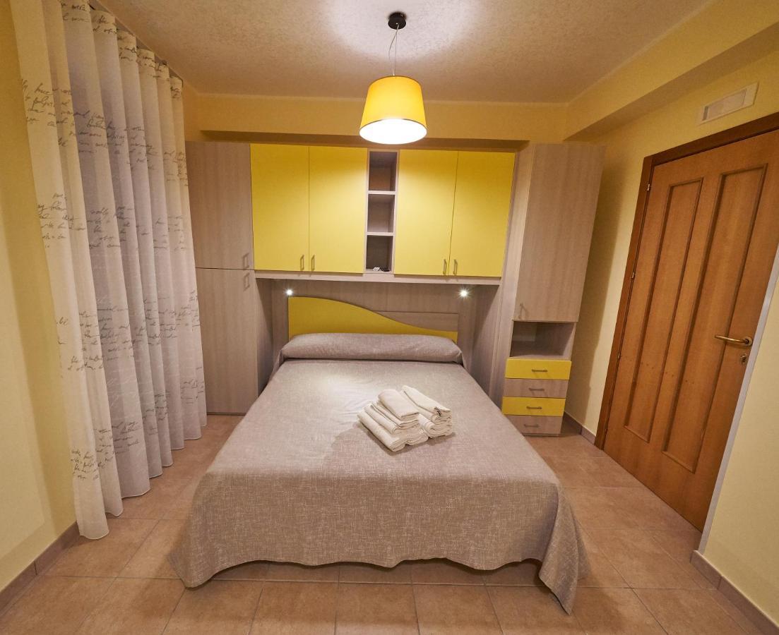 B&B Mary Grace Rossano Stazione Extérieur photo