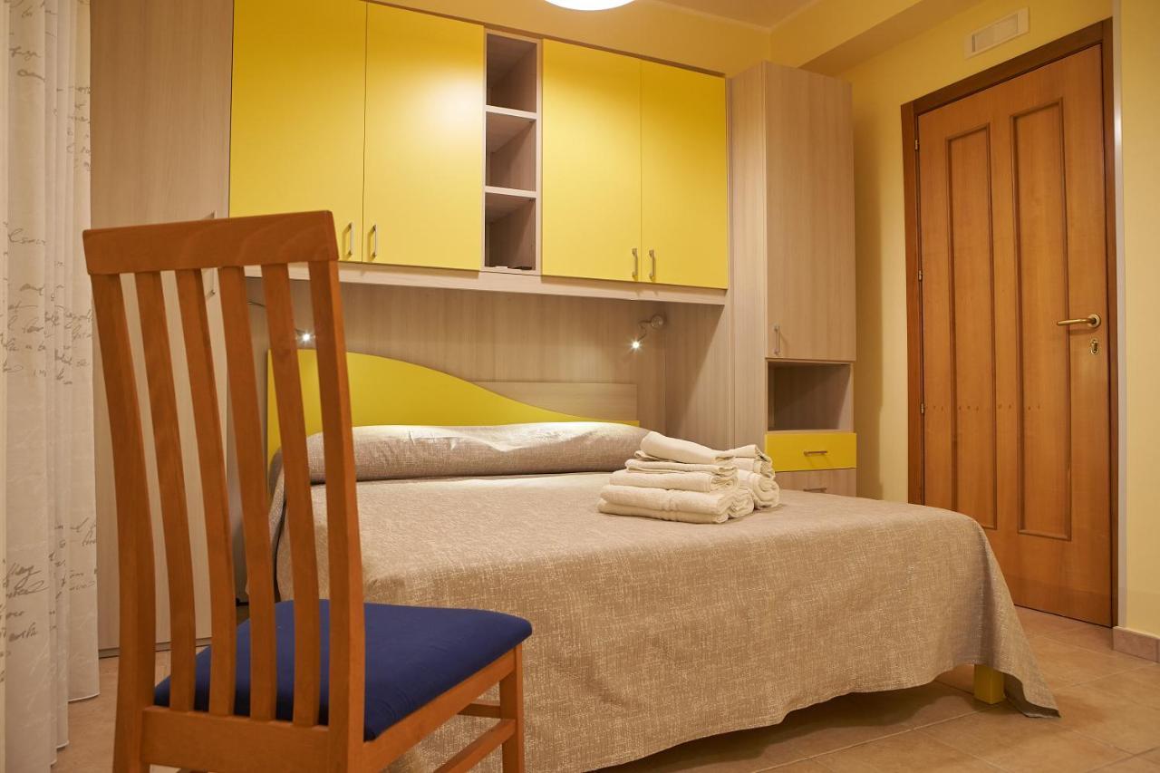B&B Mary Grace Rossano Stazione Extérieur photo
