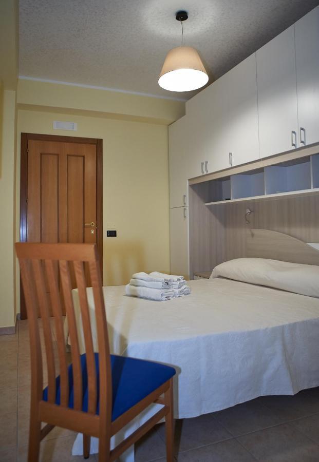 B&B Mary Grace Rossano Stazione Extérieur photo