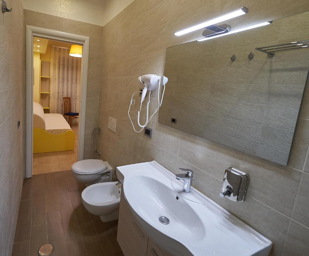 B&B Mary Grace Rossano Stazione Extérieur photo