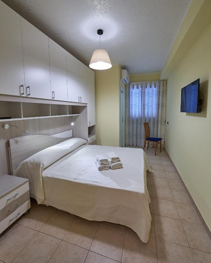 B&B Mary Grace Rossano Stazione Extérieur photo
