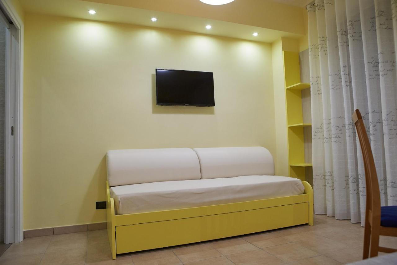 B&B Mary Grace Rossano Stazione Extérieur photo