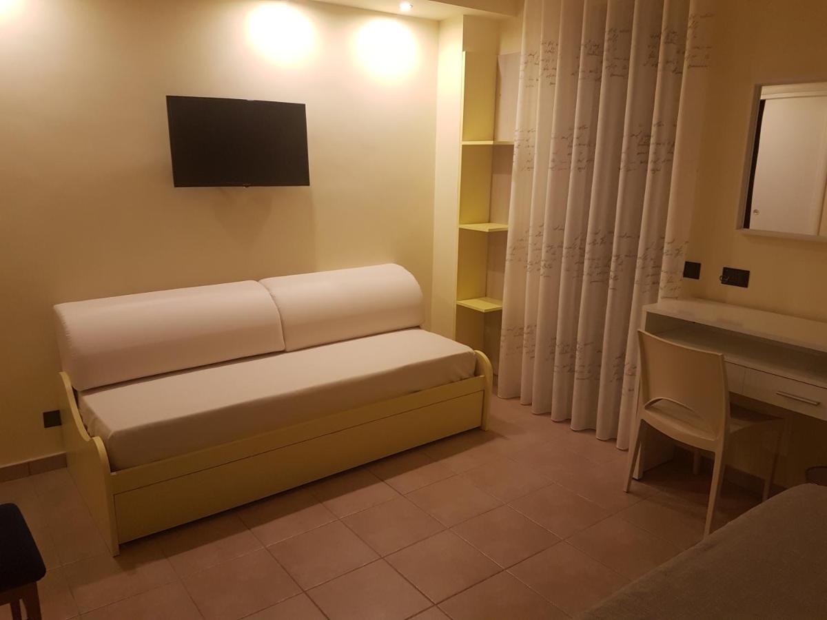 B&B Mary Grace Rossano Stazione Extérieur photo