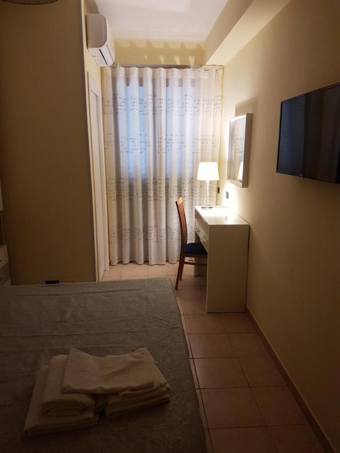 B&B Mary Grace Rossano Stazione Extérieur photo