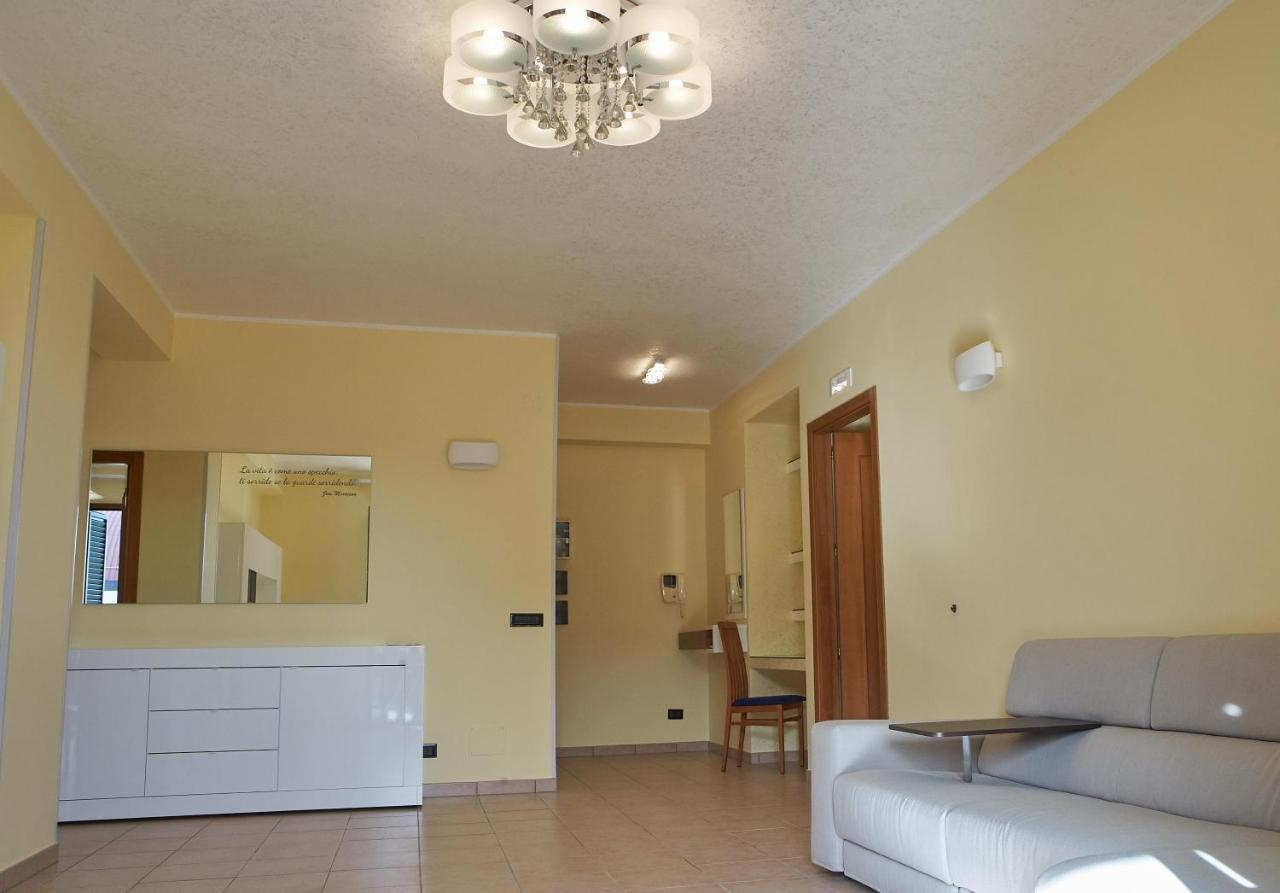B&B Mary Grace Rossano Stazione Extérieur photo